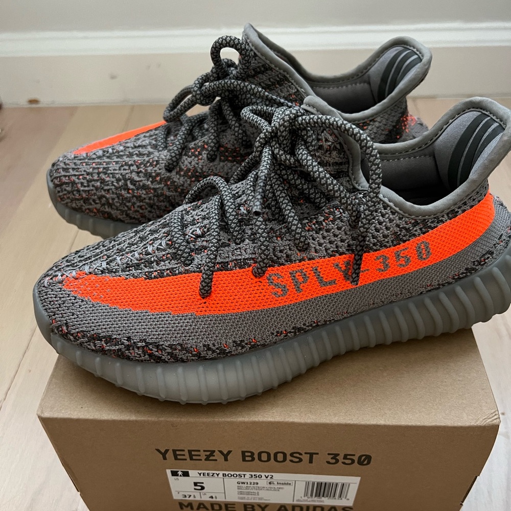 YEEZY BOOST 350 V2 ADULTS  in Beluga Reflective (Size 5)